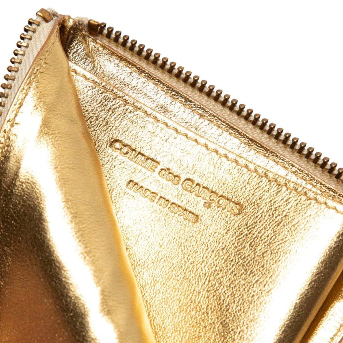 Comme Des Garçons Wallet EMBOSSED LOGOTYPE - Image 5
